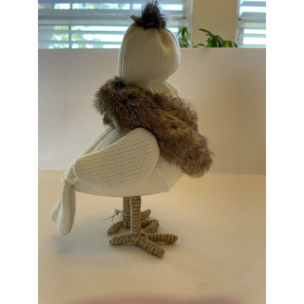 Target 2017 Wondershop Christmas Winter Bird SIERRA White Hat & Brown Fur Scarf
